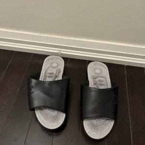Acupressure sandals